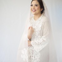 Dua hari menjelang pernikahannya dengan Randi Bachtiar, Tasya Kamila menggelar pengajian di kediamannya, Jumat (3/8/2018). Cantik berbalut gaun putih, ini penampilan Tasya. Foto: Instagram/@tasyakamila