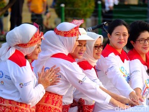 Iriana Tekan Bel, Pemecahan Rekor Dunia Senam Poco-poco Dimulai
