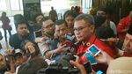 Gaya Merah-merah Caleg PDIP: Kapitra, Johan Budi hingga Angel Karamoy
