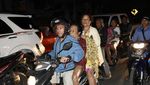 Pascagempa NTB, Pasien Dirawat di Halaman Rumah Sakit