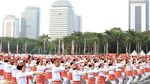 Kompaknya Peserta Senam Poco-poco Demi Pecahkan Rekor Dunia