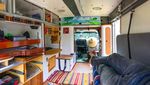 Pria Ini Sulap Ambulans Tua jadi Rumah Berjalan