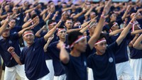 Lebih dari 100 ribu narapidana ikut dalam senam poco-poco yang digelar di 514 lapas di seluruh Indonesia.