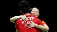 Zheng/Huang mengalahkan Wang Yilyu/Huang Dongping 21-17 dan 21-19. Foto: Lintao Zhang/Getty Images