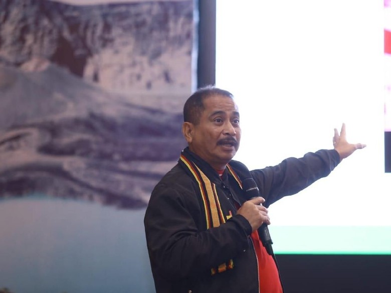Menpar Kembali Aktifkan Crisis Center untuk Wisatawan di Lombok Menpar Kembali Aktifkan Crisis Center untuk Wisatawan di Lombok