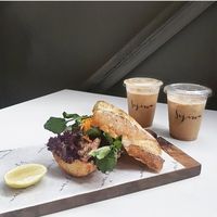 Sedang Ada di Bandung? Mampir Yuk, Ngopi Cantik di 5 Kafe Ini