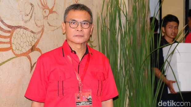 Johan Budi / 