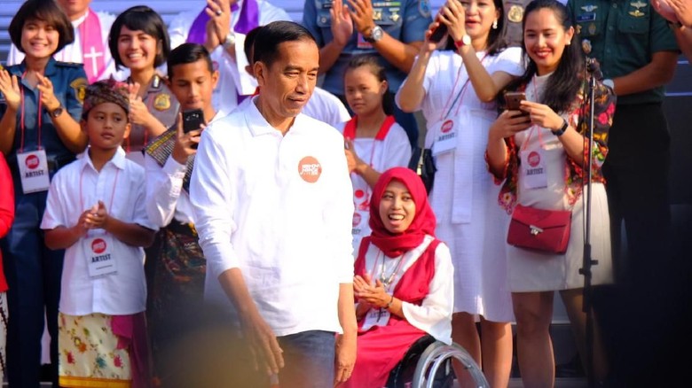Jokowi: Berantas Terorisme, Dukung Ulama Hadang Paparan Radikal Jokowi: Berantas Terorisme, Dukung Ulama Hadang Paparan Radikal