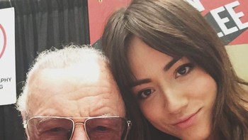Ia dikenal sebagai pemeran Daisy Johnson, atau Quake, di serial televisi Marvels Agents of S.H.I.E.L.D. Foto: Instagram/chloebennet