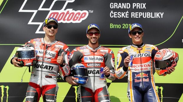 Valentino Rossi menilai duo Ducati dan Marc Marquez punya peluang bagus di MotoGP San Marino.