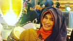 Lahapnya Neno Warisman Saat Cicip Durian dan Makan Siang Bersama Prabowo