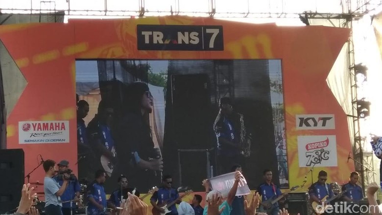 Serunya Nobar MotoGP Republik Ceko di Semarang Serunya Nobar MotoGP Republik Ceko di Semarang