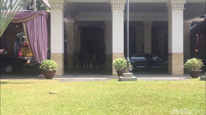 Jokowi Hadiri Pernikahan Anak Menpar di Hotel Dhamawangsa