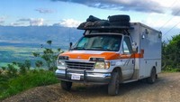 Ian Dow sengaja mengubah mobil ambulans tua menjadi rumah mungil yang nyaman. Istimewa/Inhabitat.