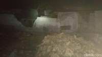 Gempa tersebut terasa hingga Mataram, gempa membuat listrik di rumah-rumah mati. Foto: (Hary-detik)