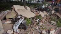 Beberapa motor tampak ringsek. Antara Foto/Nyoman Budhiana.