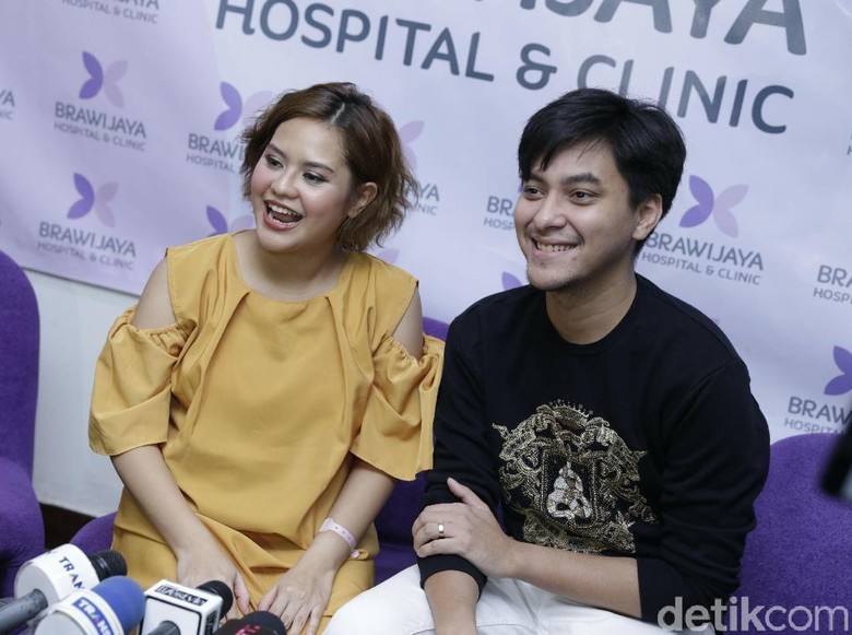 Mytha Lestari Bersyukur Suami Siap Siaga Bantu Urus Anak Mytha Lestari Bersyukur Suami Siap Siaga Bantu Urus Anak