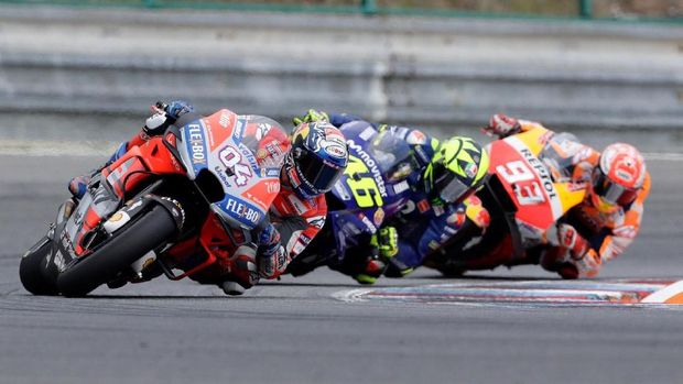 Valentino Rossi masih kompetitif di MotoGP hingga kini.