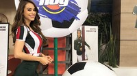 Yanet Garcia adalah presenter berita televisi populer di Meksiko. Keseksiannya tidak menjamin dirinya dicampakkan oleh seorang pria. Foto: Instagram/iamyanetgarcia