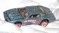 Mainan mobil Hot Wheels ini berbeda dengan mainan lain. Tentunya tampak terlihat langsung, mobil Hot Wheels ini ditempel butiran berlian yang menutupi secara keseluruhan bodi mobil. Harganya US$ 140.000 atau setara Rp 2 miliar. Istimewa/Destinationluxury.