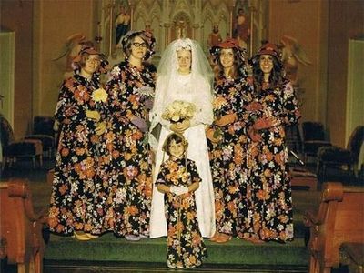 Kostum Para Bridesmaid di Era Jadul, Mirip Gorden sampai Sinterklas