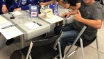 Mengintip Gaya Keren Maverick Vinales, Pebalap MotoGP Saat Cicip Makanan Enak