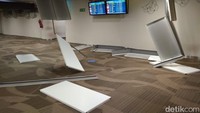 Tak hanya di Lombok, gempa itu juga terasa hingga di Bali. Bahkan plafon Bandara Ngurah Rai juga berjatuhan. (Foto: istimewa)
