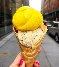 Segar Unik, Es Krim Rasa Kunyit hingga Baklava Buatan Malai