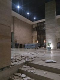 Gempa NTB Dinding  Keramik  Hotel  Santika Mataram Rontok