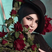 Ditanya tentang koleksi pakaiannya yang seksi, Niki mengungkapkan niatnya untuk melelang koleksi tersebut. Hasil lelang akan Niki sumbangkan untuk orang yang membutuhkan. Foto: Rio Motret