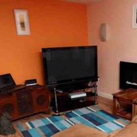 Bunker memiliki ruang tamu, 2 kamar mandi dan 3 kamar tidur. Seperti ini penampakan ruang tamu dan keluarga yang cukup luas. Foto: Dok. Elite Readers/ SWNS.com