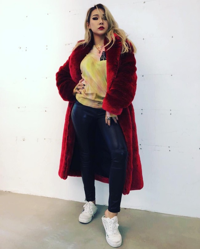 Ini penampilan CL pada November 2017. Tubuhnya memang terlihat sedikit lebih berisi dibandingkan awal-awal tahun lalu. Foto: Instagram/@chaelincl