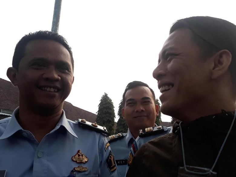 Kembali ke Rutan Kebonwaru, Ariel NOAH Mau Buat Lagu Bareng Napi Lagi? Kembali ke Rutan Kebonwaru, Ariel NOAH Mau Buat Lagu Bareng Napi Lagi?