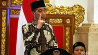 Jokowi menjawab bahwa semua jenis pesawat sudah ia naiki, termasuk Hercules. Ia lantas menceritakan pengalamannya menaiki Hercules hingga helikopter kepada perwakilan IMM.