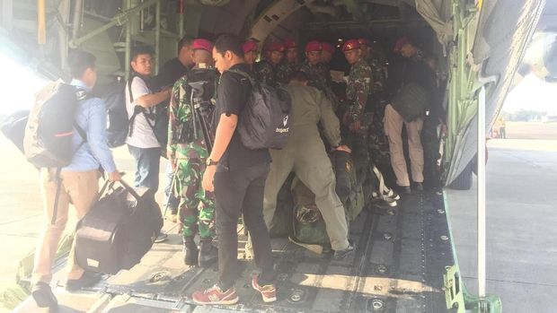 100 Pasukan kesehatan tersebut diberangkatkan dari Lapangan Udara Halim Perdanakusuma, Jakarta Timur, Senin 6 Agustus 2018 sekitar pukul 08.00 WIB. 