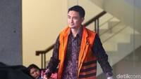Untuk perkara dugaan suap, KPK sudah memeriksa 16 saksi untuk Zumi. Sedangkan untuk kasus dugaan gratifikasi Zumi, KPK sudah memeriksa 63 saksi.