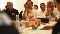 Presiden Jokowi sudah tidak sabar ingin mencoba motor listrik, terutama motor buatan karya bangsa. Hal itu disampaikan Menristekdikti Mohamad Nasir di pabrik perakitan GESITS.
