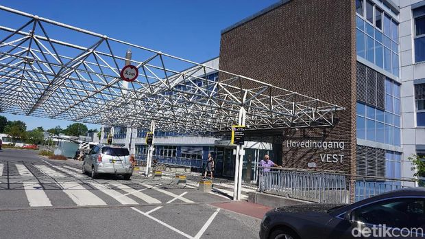 Denmark menggratiskan layanan kesehatan untuk warganya. Namun tidak semua penyakit bisa mendapat perawatan di rumah sakit.