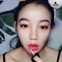 Wom amazing makeup, komentar netizen dengan nama Eise. Foto: Istimewa