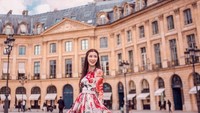 Beragam latar, sebut saja Thailand, Perancis, Italia, Spanyol, Jepang, dan Arab Saudi. (ec24m/Instagram)