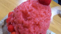 Tempat yang terletak di 3-37-6 Sugamo, Toshima-ku, Tokyo ini punya kakigori dengan saus bikinan sendiri.Kakigori Kobo Sekka menawarkan kakigori dengan paduan natto dan kinako. Foto : instagram @manami__0213