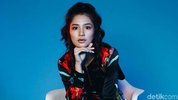 Makin Matang, Mikha Tambayong Celeb of The Month Bulan Ini Makin Matang, Mikha Tambayong Celeb of The Month Bulan Ini