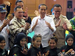 Bareng Edhy Prabowo, Jokowi Cek Persiapan Atlet Silat Asian Games
