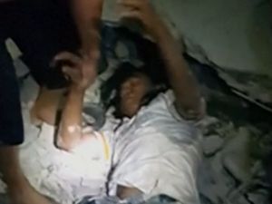 Detik-detik Evakuasi Pria Tertimpa Dinding di Gili Trawangan