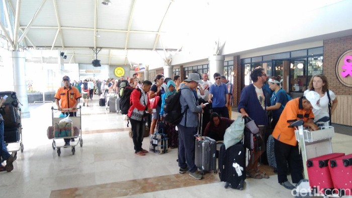 Pascagempa 7 SR, Wisatawan Asing Ramai-ramai Tinggalkan Lombok