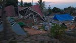 Potret Dampak Gempa di Lombok Utara: Jalan Retak dan Rumah Roboh