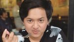 9 Foto Ini Buktikan Arsy Widianto Sering Makan Bareng Keluarga