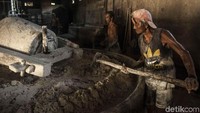 Pabrik Mie Lethek ini telah ada sejak tahun 1940an dan masih bertahan hingga saat ini.