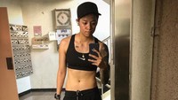 Badan Amber sangat proporsional dan perutnya juga tampak rata dan ramping. Foto: Instagram/ajol_llama
