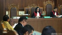 Dia menegaskan hal itu sama sekali tidak benar. Selama hidupnya, Jero Wacik mengklaim dia tidak pernah hidup berfoya-foya seperti apa yang dituduhkan oleh Abraham Samad.